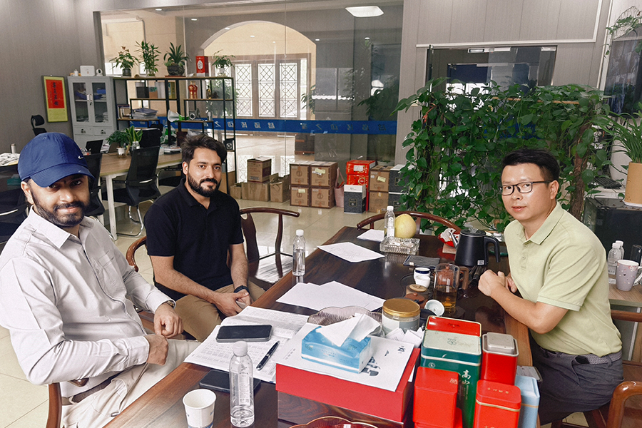 Group photo with guests