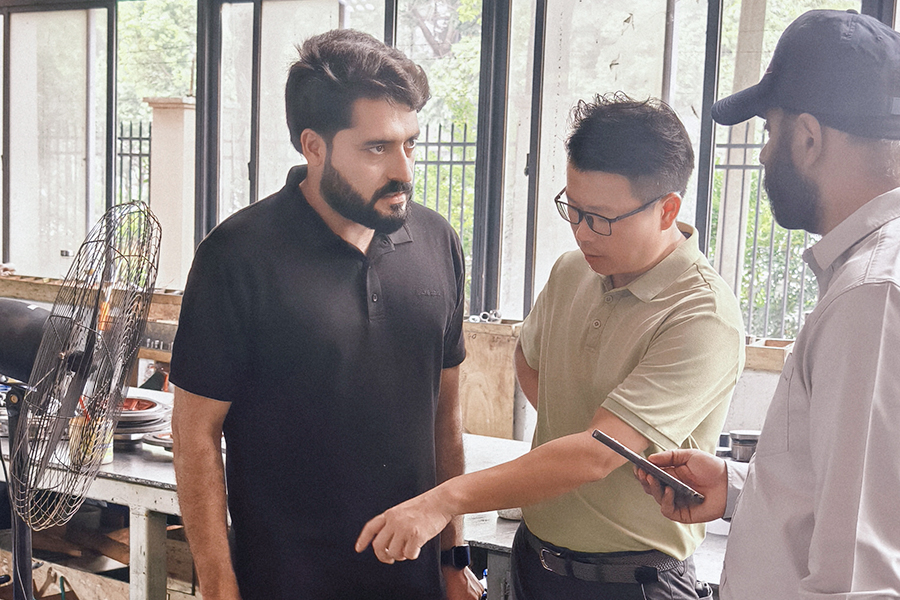 Group photo with guests